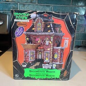 Lemax Spooky Town Broomstick Manor